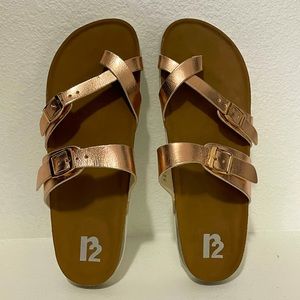 NWOT Rose gold Birken Style sandals